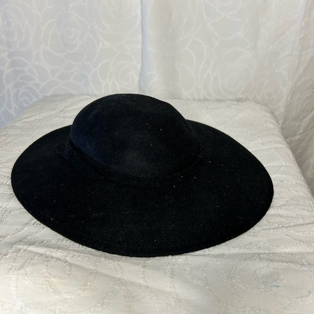 LANCASTER Vintage black 100% wool chic Women's Wide-Brim Hat. Made in the USA